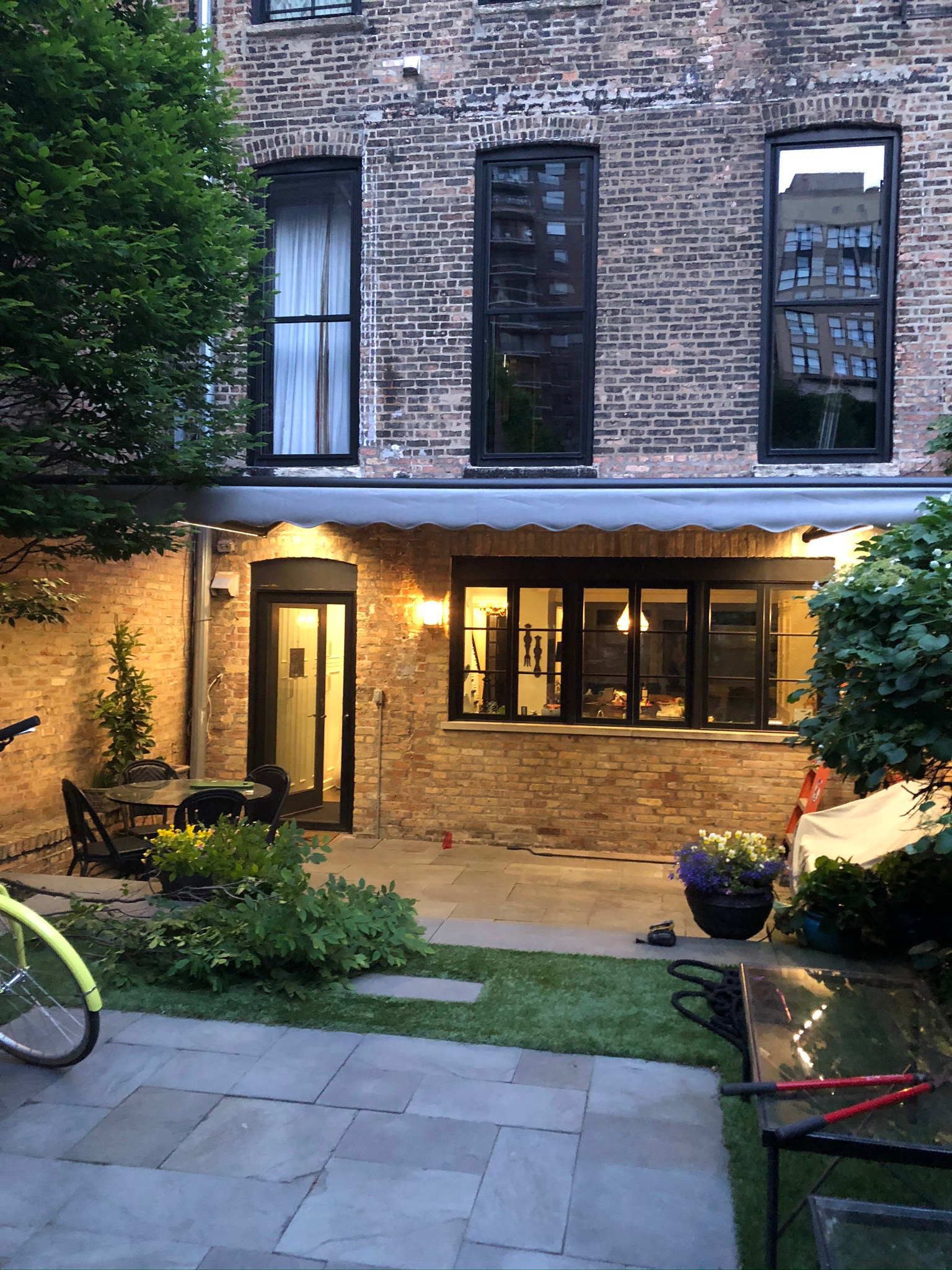 Choosing the Best Retractable Awning in Chicago, IL. Marygrove Awnings