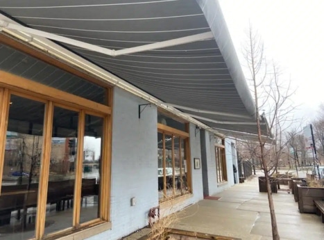 Commercial Retractable Awnings on Storefront